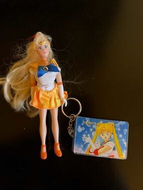 Vintage 90s Sailor Moon 6”Venus Adventure Doll w/Sailor Moon 3” phone-email book
